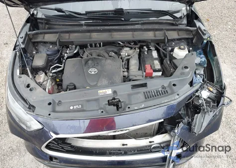 2022 Toyota Highlander Xle z USA, uszkodzony, nr VIN 5TDHZRBHXNS163873